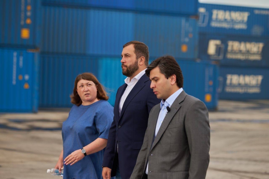 The head of the city district of Chekhov visited our container terminal