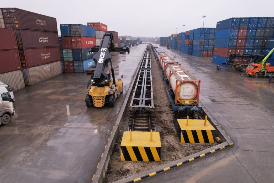 We accept all types of transport and dangerous goods